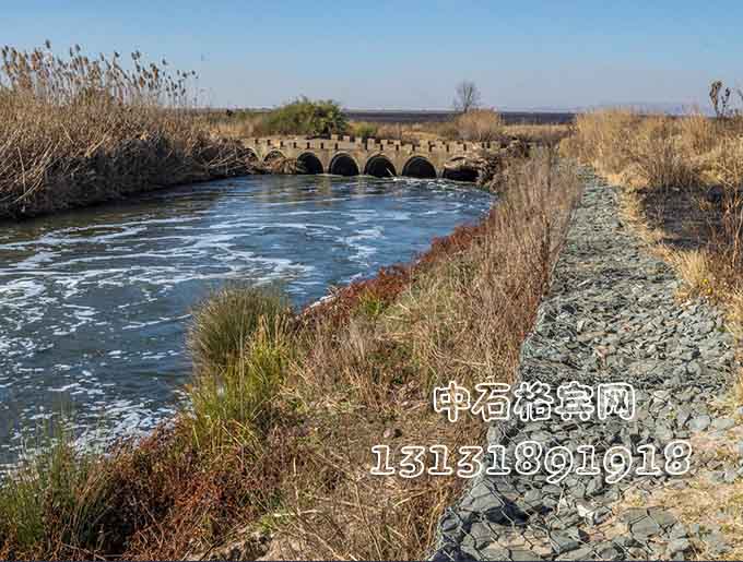 護堤格賓石籠